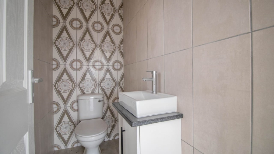 3 Bedroom Property for Sale in Fraaiuitsig Western Cape